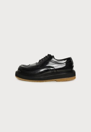 Samsøe Samsøe, ALFREDS DERBY - Обувки без връзки - black