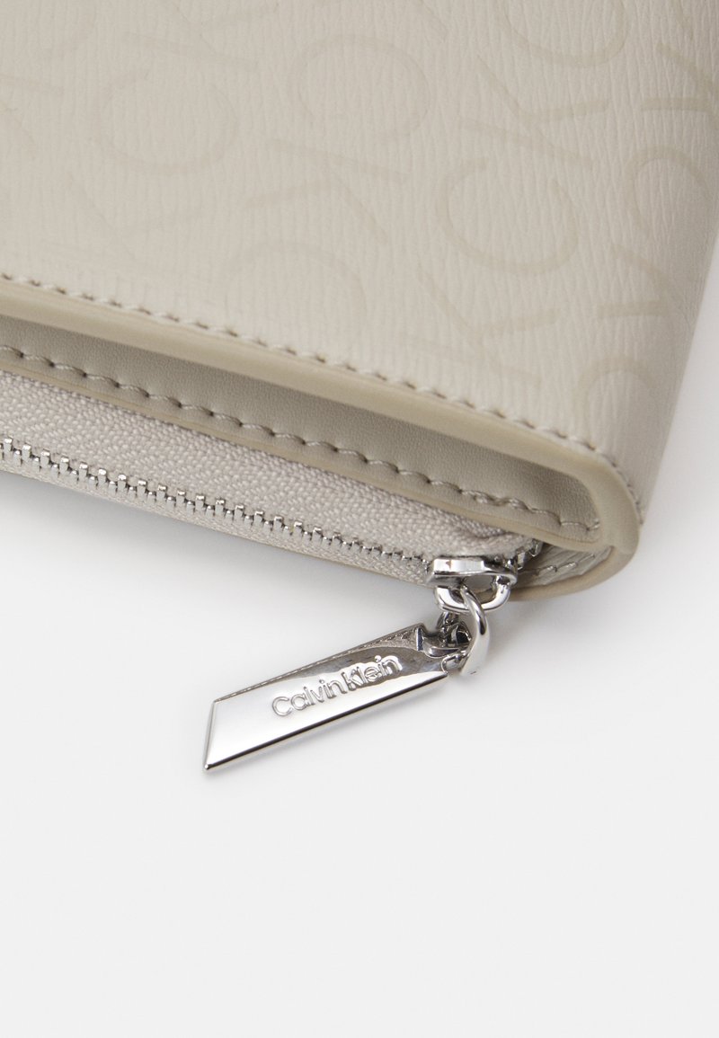 Calvin Klein MUST WALLET MONO - Geldbörse - stoney beige/beige 