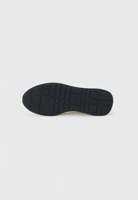 Calvin Klein Jeans RETRO RUNNER - Tenisice - bright white/galapagos