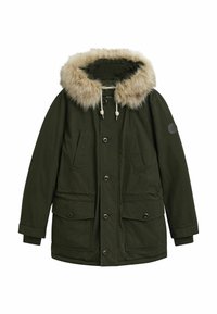 Parka olive verte avec une capuche doublée en fausse fourrure, fermeture à pression et à zip, deux poches avant et une finition en tissu texturé.