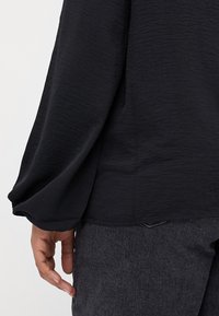 ONLY Carmakoma CARMETTE - Blūze - black