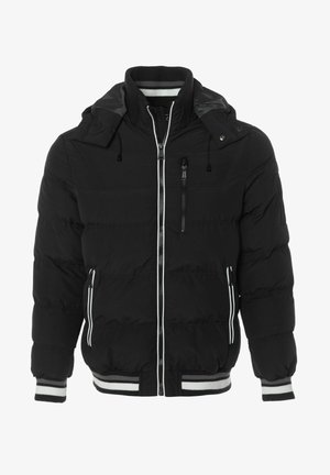 Chaqueta de plumas negra con capucha, cierre frontal con cremallera, puños y dobladillo a rayas, con zonas acolchadas y cordones ajustables.