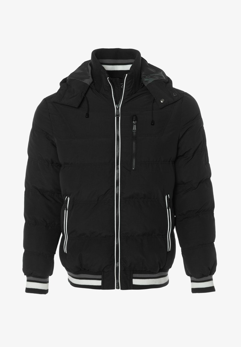 Čierna nafukovacia bunda s kapucňou, so zipsom vpredu, pruhovanými manžetami a lemom, s prešívanými časťami a nastaviteľnými sťahovacími šnúrkami.