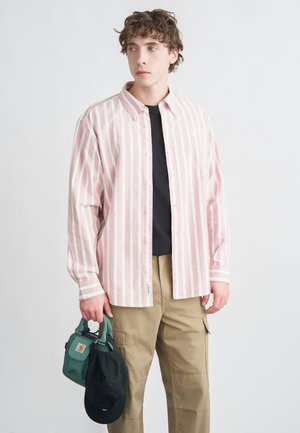 Pluus - oxide red/white