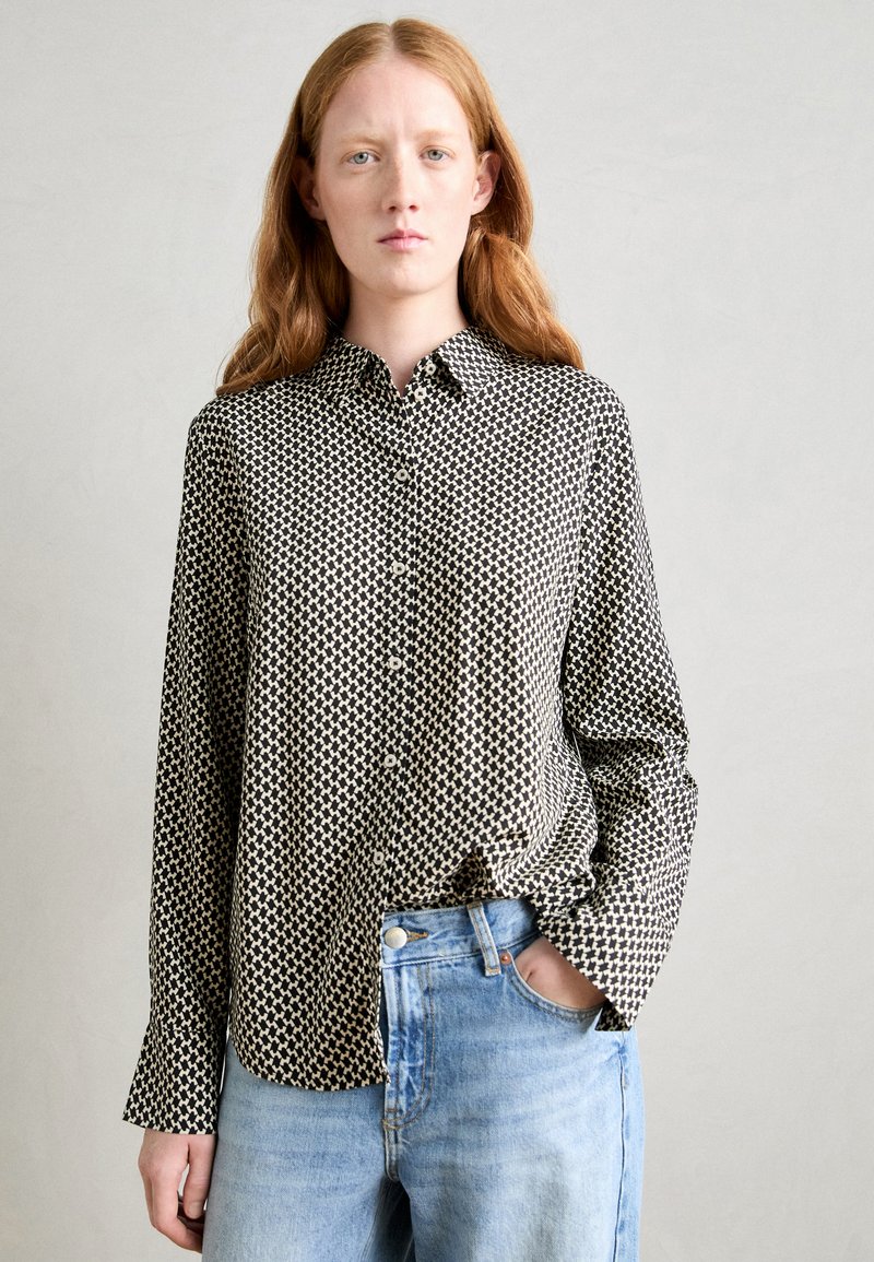 Marc O'Polo CASUAL FIT KENT COLLAR PRINT - Button-down blouse - black white