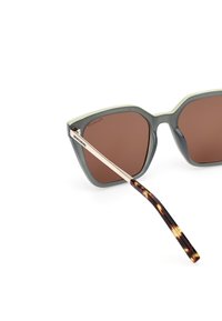 Skechers IN INIETTATO - Sluneční brýle - light green brown