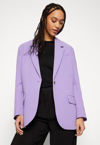 MSCH Copenhagen TAIRA HEDVIG - Casaco curto - purple