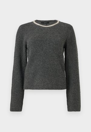 Maglione a coste grigio scuro con maniche lunghe e scollatura rotonda decorato con un dettaglio di catena argentata.
