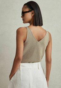 Reiss REGULAR FIT - MIKA złoty