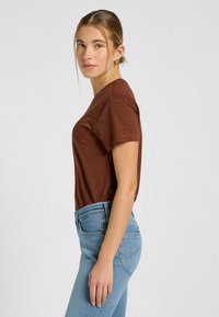 Lee PERFECT TEE - T-shirts basic - luxe brown