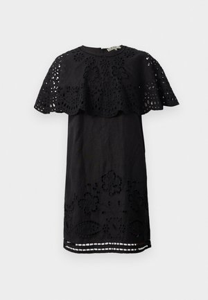 Vestido negro con superposición de encaje floral en los hombros y el dobladillo, con detalles recortados y un escote redondo. Fabricado en tela ligera.