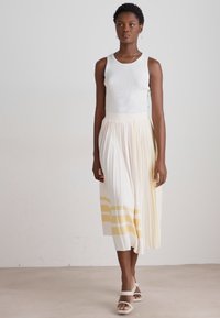 GANT PLEATED SKIRT - Rakott szoknya - cream