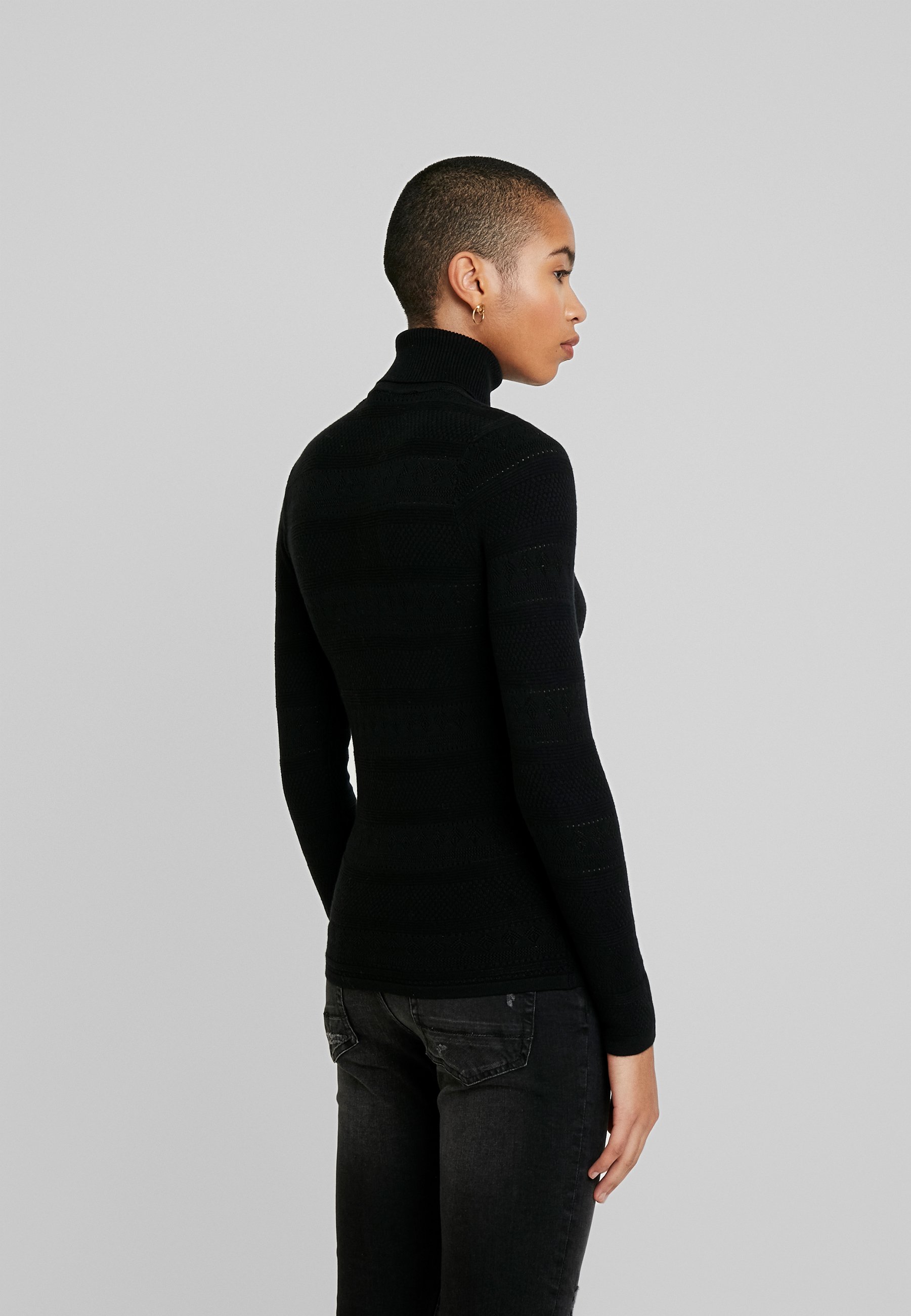 Dorothy Perkins ALL OVER JUMPER Strikkegenser black Dorothy Perkins ALL OVER POINTELLE JUMPER - Strikkegenser - blush