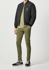 Pepe Jeans Chinos - green