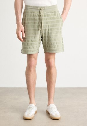 Shorts - open green