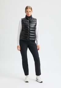 Röhnisch AIRLITE GOLF PADDED - Väst - black