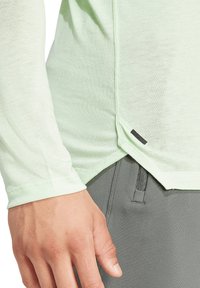 adidas Performance RUNNING  - Maglietta a manica lunga - gruen