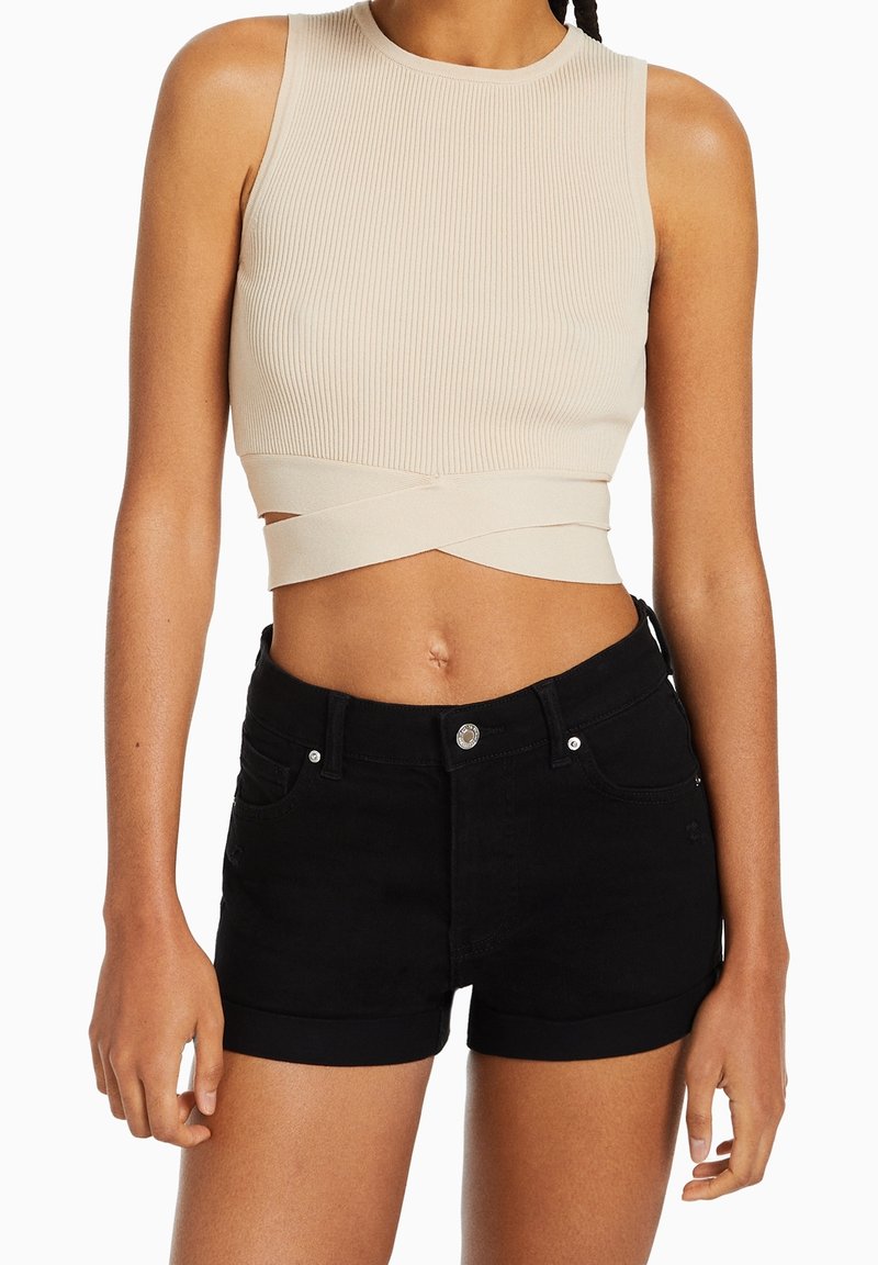 Bershka Farkkushortsit - black