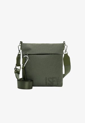 Piccola borsa a tracolla verde con tessuto testurizzato, tasca frontale con cerniera e tracolla regolabile con fibbie metalliche.