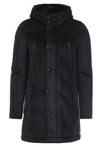 Czarny płaszcz z kapturem wykonany z miękkiego, teksturowanego materiału. Posiada dwie kieszenie na piersi zapinane na zamek oraz dwie boczne kieszenie z zapięciem na zatrzaski.