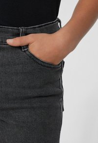 Tezenis Vaqueros rectos - Black