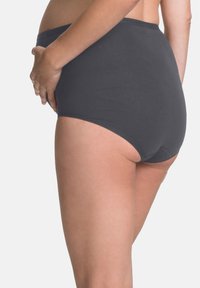 bonprix UMSTANDS MIT 2ER PACK - Slip - beige