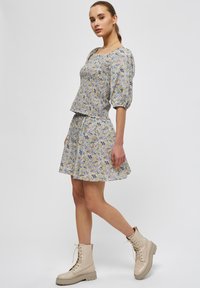 Desires DEDOLORES BLOUSE - Pluus - seedpearl cream pr