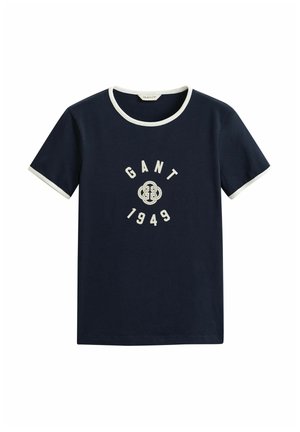 Marineblaue T-Shirt mit kurzen Ärmeln und weißem Besatz am Kragen und an den Ärmeln, vorne mit "GANT 1949" und einem weißen runden Emblem bedruckt.