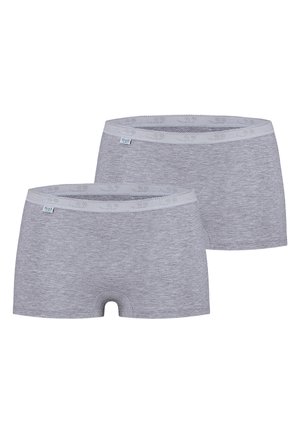 Twee paar simpele lichtegrijze dames boyshorts met elastische taillebanden en kleine merkemblemen aan de zijkant.