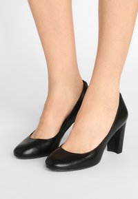 Lauren Ralph Lauren Klasické lodičky - black
