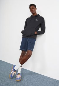 adidas Originals ESS HD - Felpa con cappuccio - black