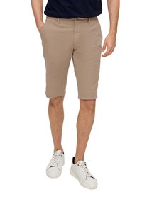 s.Oliver BERMUDA PHOENIX REGULAR FIT  TAILLE MI-HAUTE STRAIGHT LEG - Shorts - sandstein