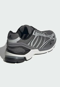 adidas Sportswear SPIRITAIN  - Tenisky - grey four   matte silver   core black