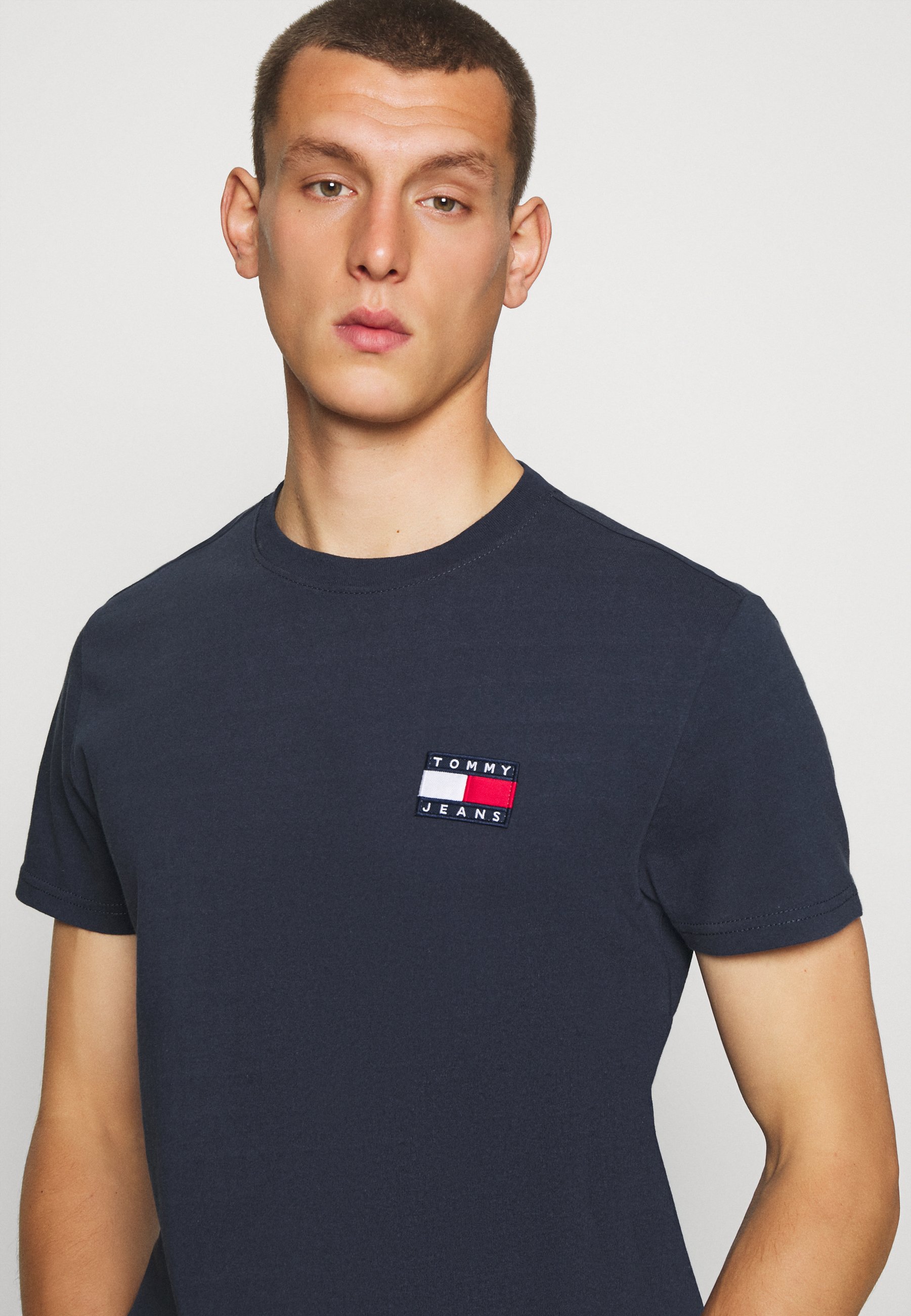 Tommy Jeans BADGE TEE - Basic T-shirt - twilight navy/dark blue -  Zalando.co.uk