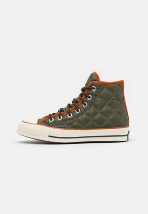 CHUCK TAYLOR ALL STAR 70 UNISEX - Sneakers hoog - field surplus/amber sepia/egret