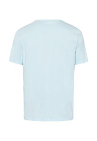 Světle modré tričko s krátkým rukávem a kulatým výstřihem. Vyrobeno z měkké bavlněné tkaniny, má jednoduchý design bez viditelných log nebo vzorů.
