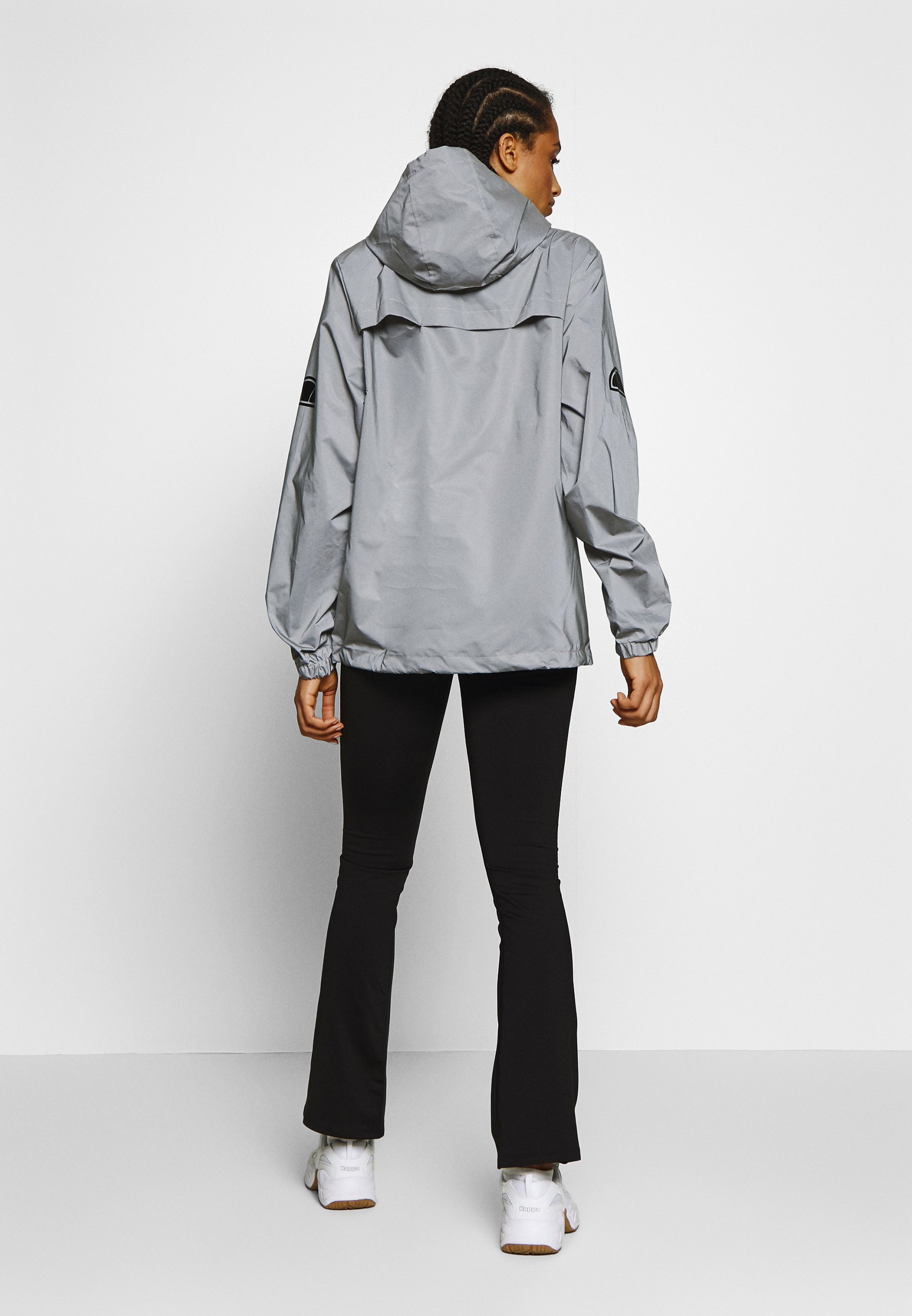 ellesse windbreaker schwarz