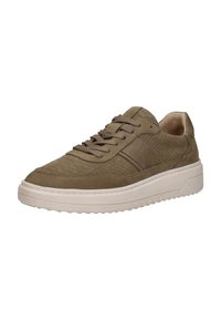 Olijfgroene sneakers met een gestructureerde afwerking, voorzien van een vetersluiting, een lichtgekleurde zool en subtiele accenten op de zijpanelen.