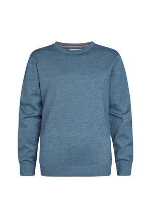Blauwe trui met lange mouwen en ronde hals, met geribde boorden en zoom, getoond op een witte achtergrond.