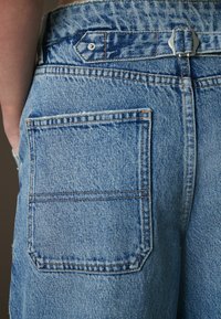 Next ADJUSTABLE CINCH BACK WIDE - Platėjantys džinsai - mid blue