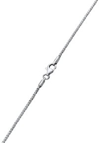 Catena ritorta in argento con chiusura a moschettone, caratterizzata da una texture liscia e un design elegante, adatta a vari pendenti o ciondoli.