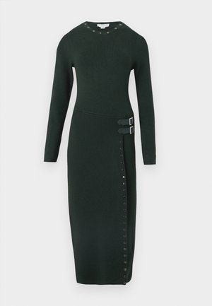 Temno zelena, dolgo sleeves pletena obleka s okroglo ovratnikom, ki vsebuje dekorativne gumbe in dvojne zaponke na pasu.