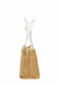 Beige gewebte Tasche in rechteckiger Form, mit weißen Umhängegurten und einem Reißverschlussdetail am oberen Rand für den Verschluss.