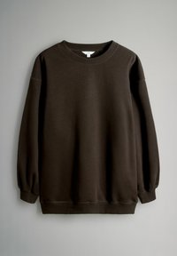 Tmavohnědá mikina s kulatým výstřihem, dlouhými balónovými rukávy a volným střihem s žebrovanými manžetami a spodním lemem. Měkká textura látky.