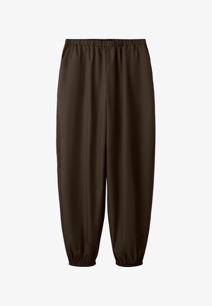 Pantalon marron foncé ample avec taille élastique et poignets aux chevilles, conçu pour un usage décontracté.