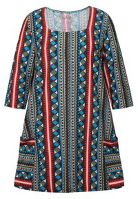 Vestido estampado con escote cuadrado, mangas tres cuartos y bolsillos. Presenta rayas geométricas azules, rojas y marrones con acentos metálicos.