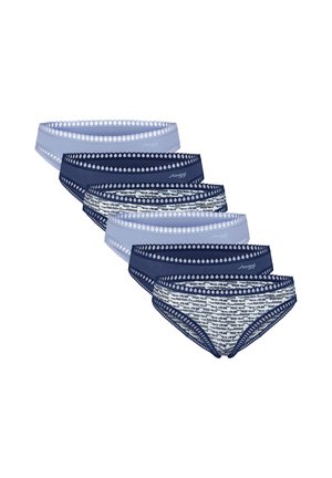 Set van zes vrouwen bikini-stijl onderbroeken in effen lichtblauw, effen marineblauw en marineblauw-witte patronen met golvende randen.