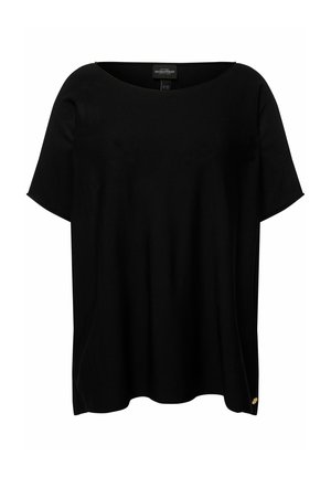 Czarny top z krótkim rękawem o szerokim kwadratowym dekolcie, wykonany z lekkiego materiału. Posiada subtelne drapowanie i małą metkę z logo z boku.