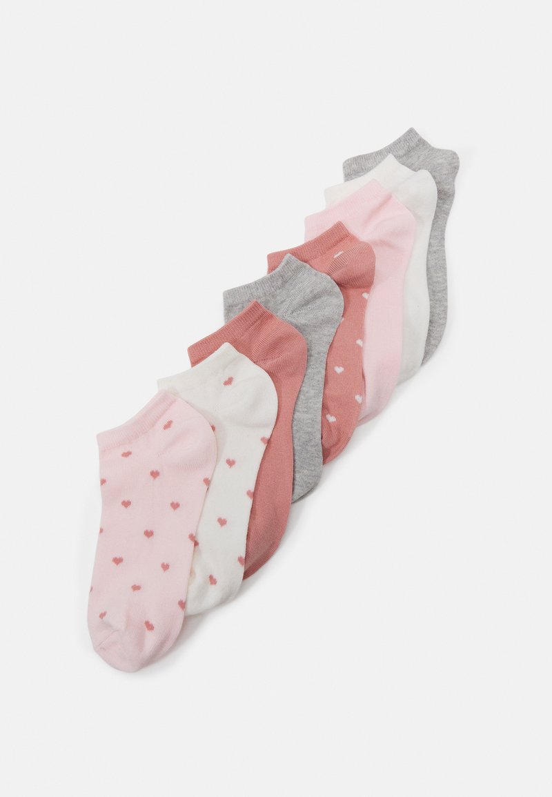 Conjunto de diez calcetines tobilleros en rosa, gris y blanco. Las características incluyen colores sólidos y patrones de pequeños corazones en algunos pares.