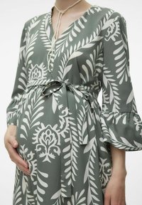 Vero Moda Maxiklänning - laurel wreath